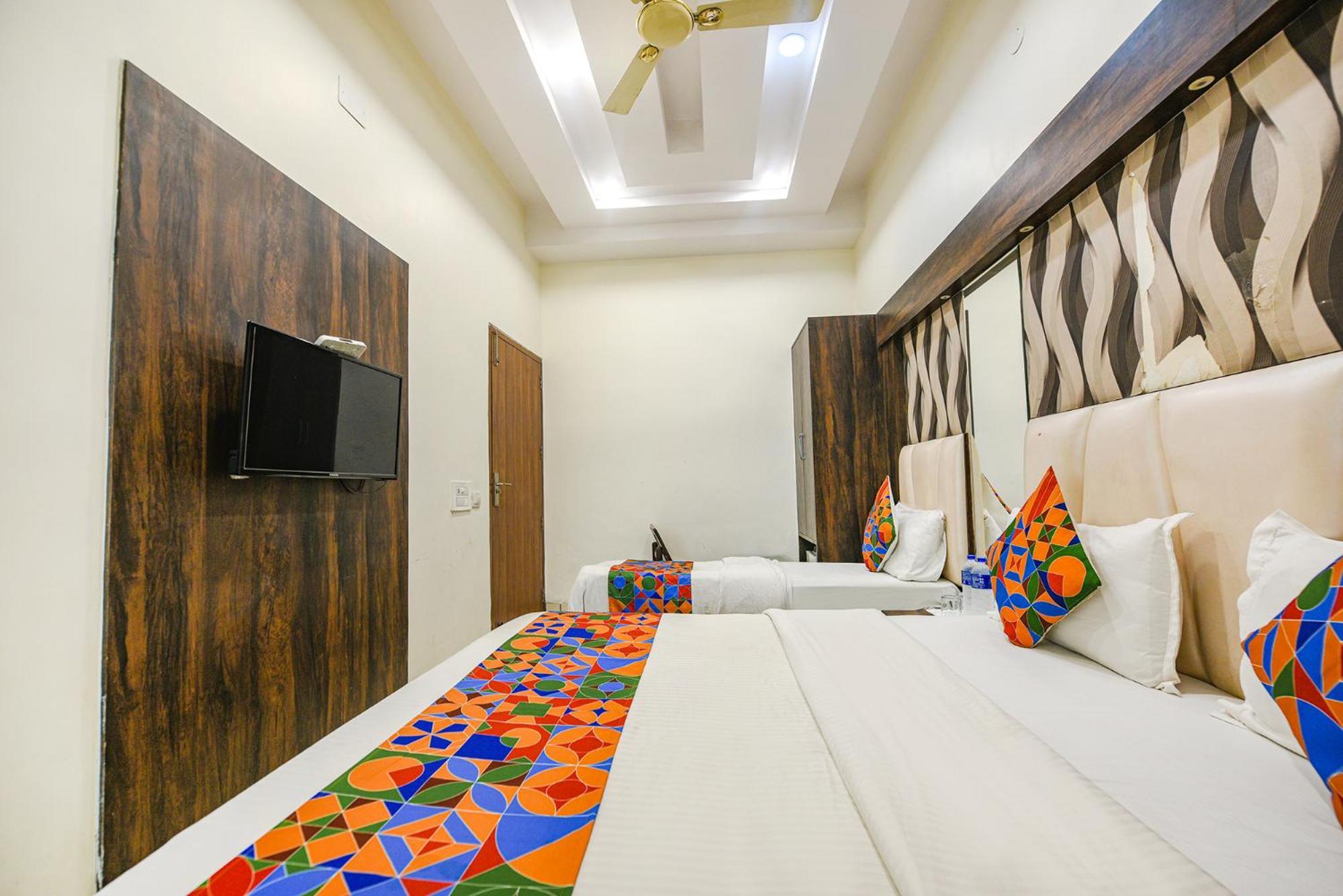 Fabhotel Savera Park Amritsar Exterior photo