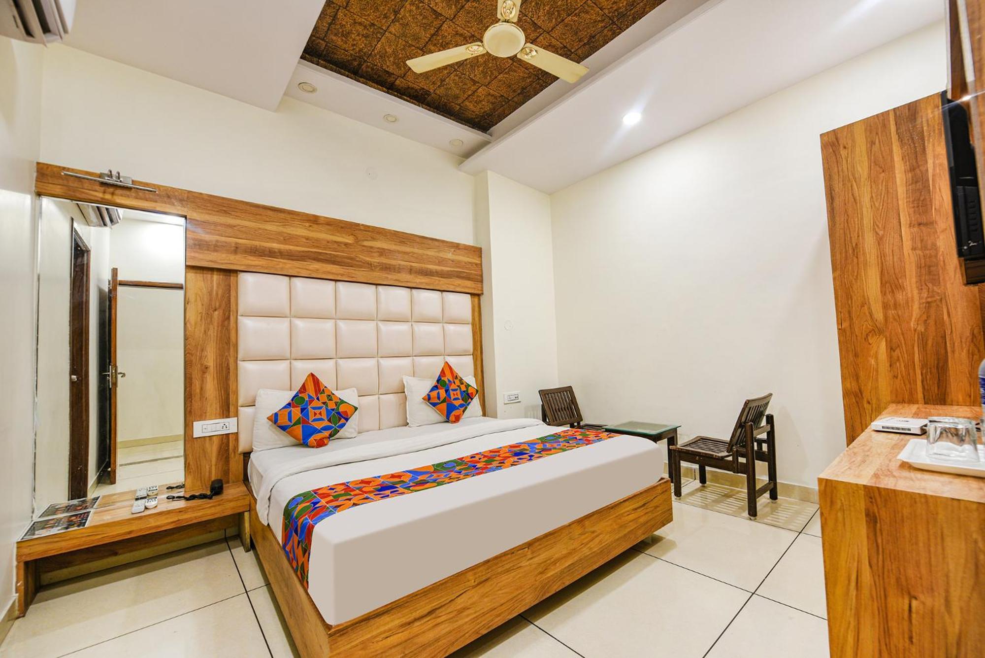 Fabhotel Savera Park Amritsar Exterior photo