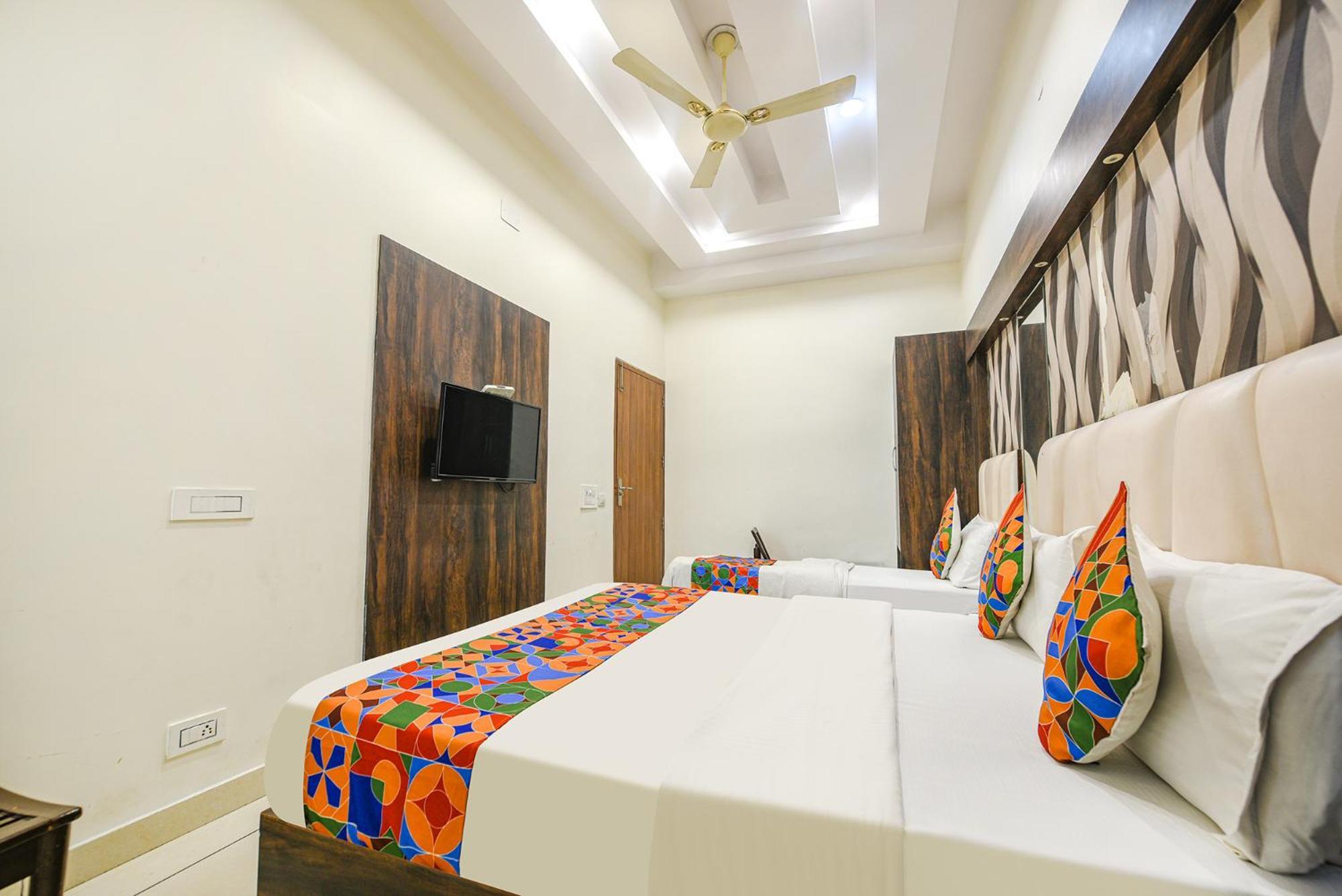 Fabhotel Savera Park Amritsar Exterior photo